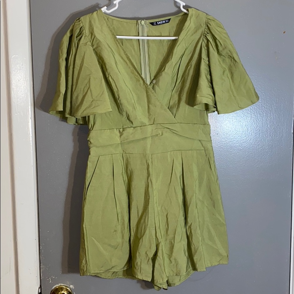 SHEIN: Green Playsuit 💚